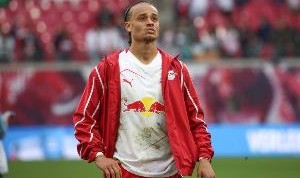 图片报：切尔西提出只有加入球员交换才可能签西蒙斯