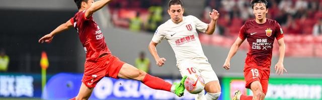 竞技宝官网-防线不稳+失误送礼 成都遇强即败争冠再掉队