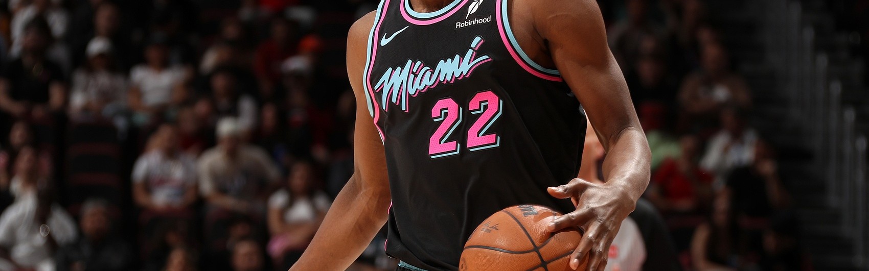 竞技宝-1分不算超额~维金斯12投7中&amp;三分7中3 砍下19分&amp;正负值+12